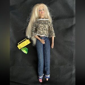 Vintage 2000 Mattel Generation Girl My Room Barbie Doll Clothing Accessories